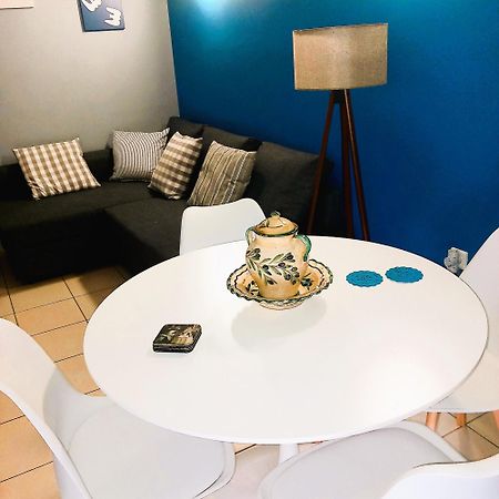 Beautiful Apartment In Koukaki! Atenas Exterior foto