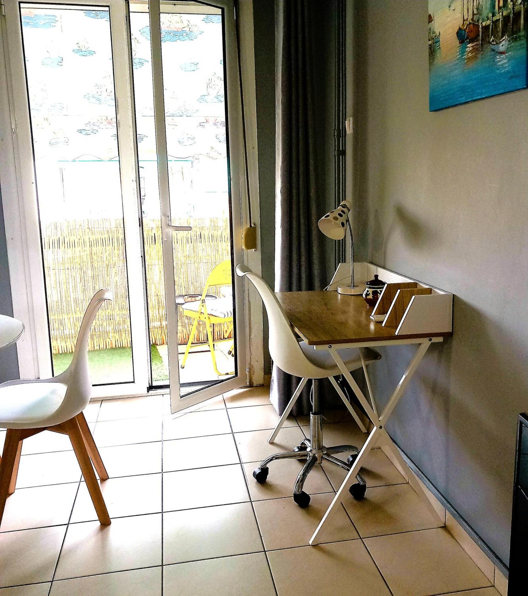 Beautiful Apartment In Koukaki! Atenas Exterior foto